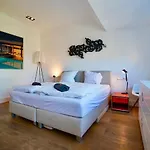 Maisonette Loft In The Location In Appartamento