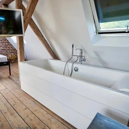 Maisonette Loft In The Location In Appartement *